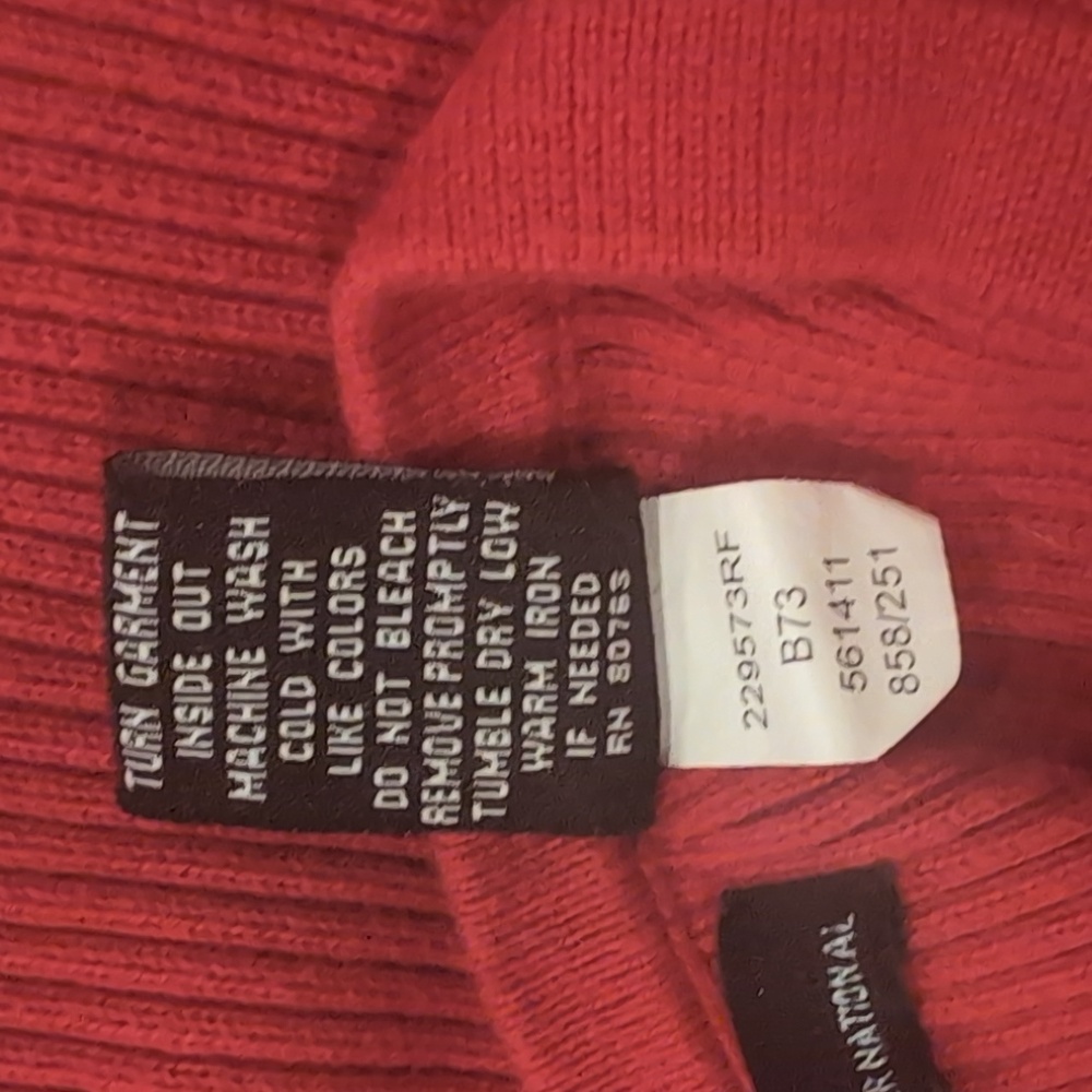 Moda International Women's Scarlet V-Neck Sweater Size Small - Picture 5 of 6